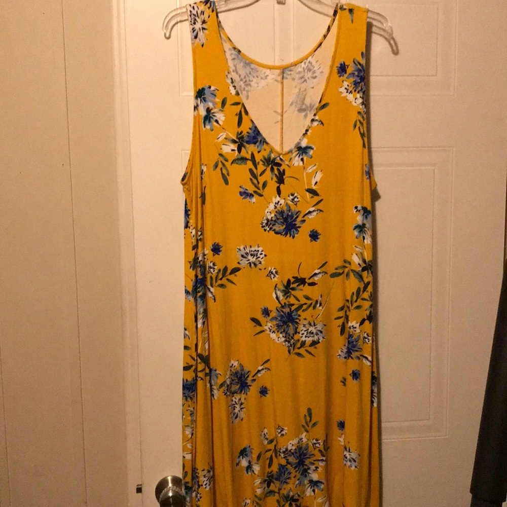 Spring is around the don’t miss out on this cute comfy dress.😊